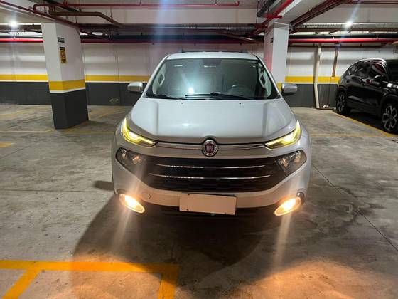 FIAT TORO 1.8 16V EVO FLEX FREEDOM AT6 FIAT TORO 1.8 16V EVO FLEX FREEDOM AT6